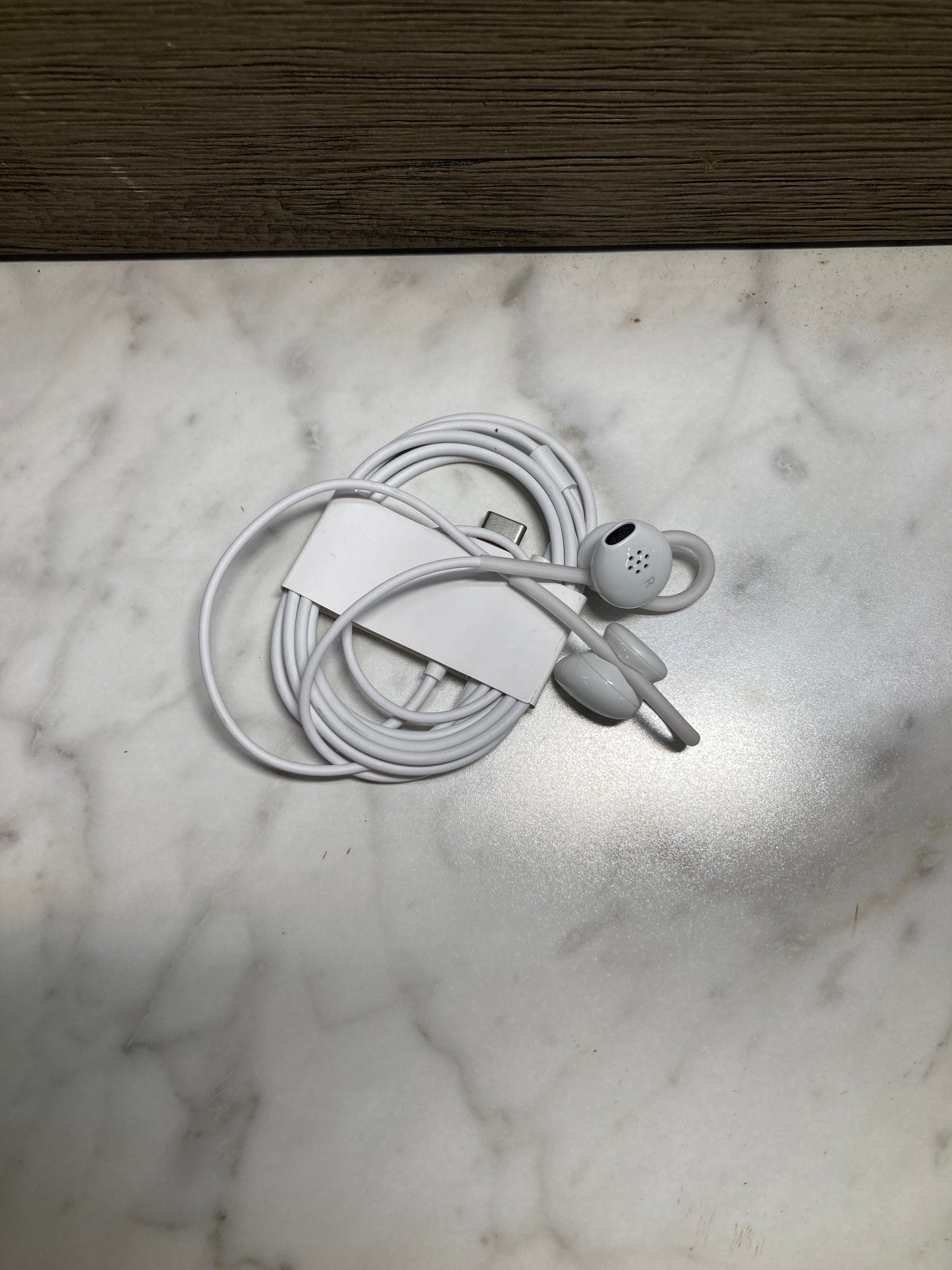 Google Pixel USB-C Earbuds with remote and microphone white