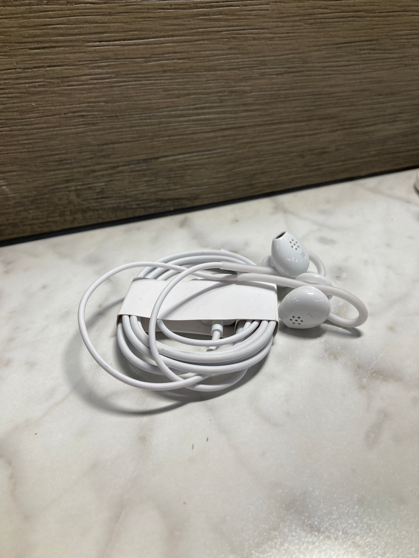 Google Pixel USB-C Earbuds with remote and microphone white