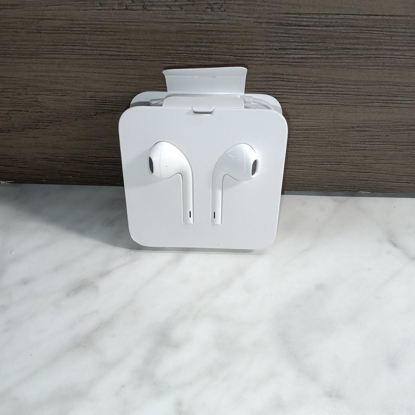 Apple USB-C Headphones With 3.5mm Jack to USB-C Adapter