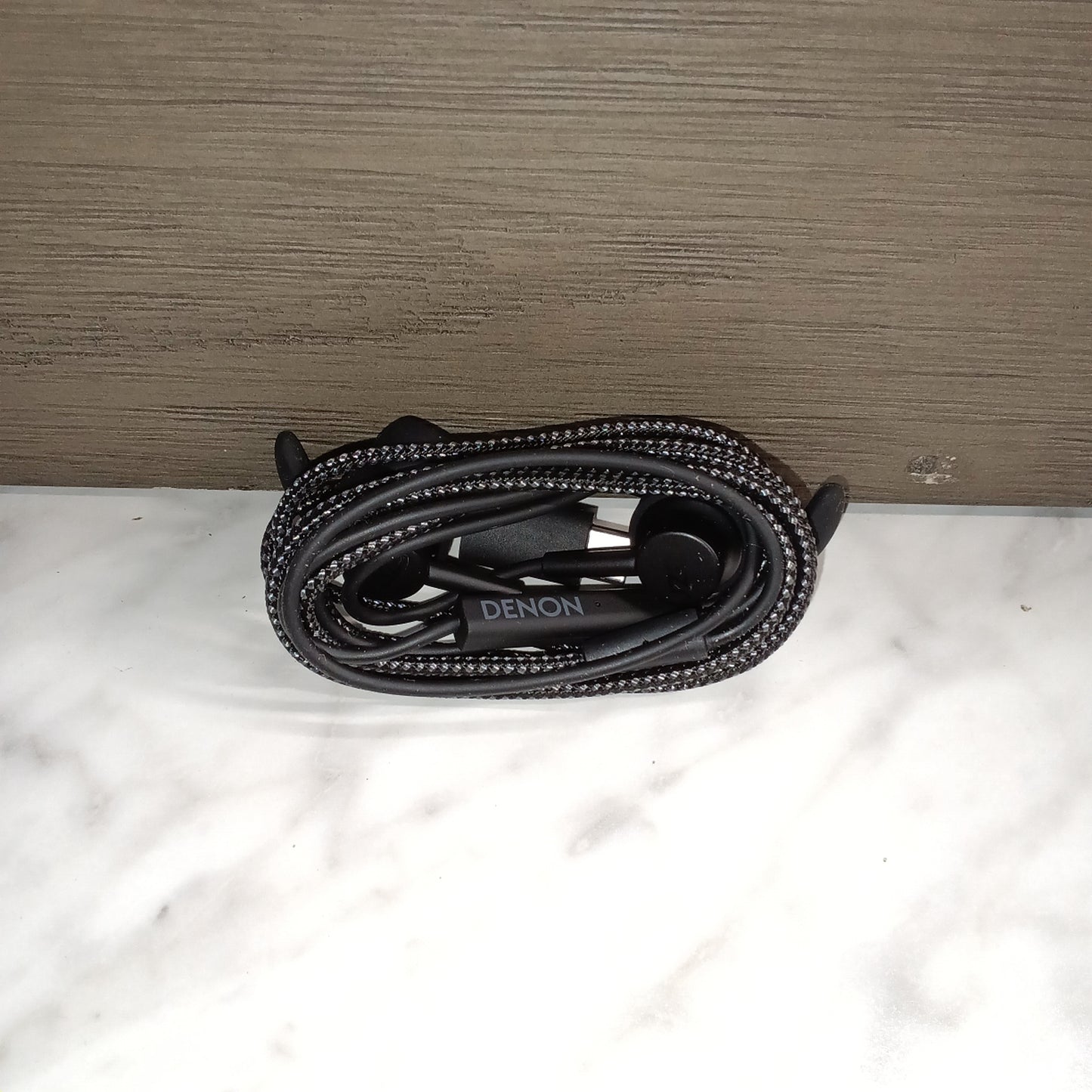Motorola Razr Denon USB-C Earbuds Headphones Wired